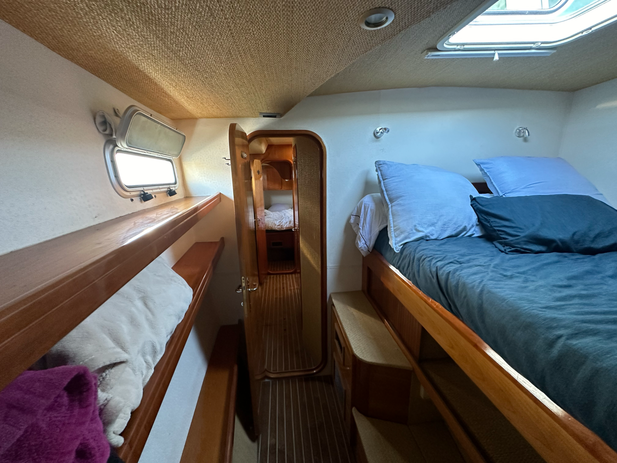 Alliaura Marine Transcat 42 2001 Alliaura Marine Transcat 42 2001