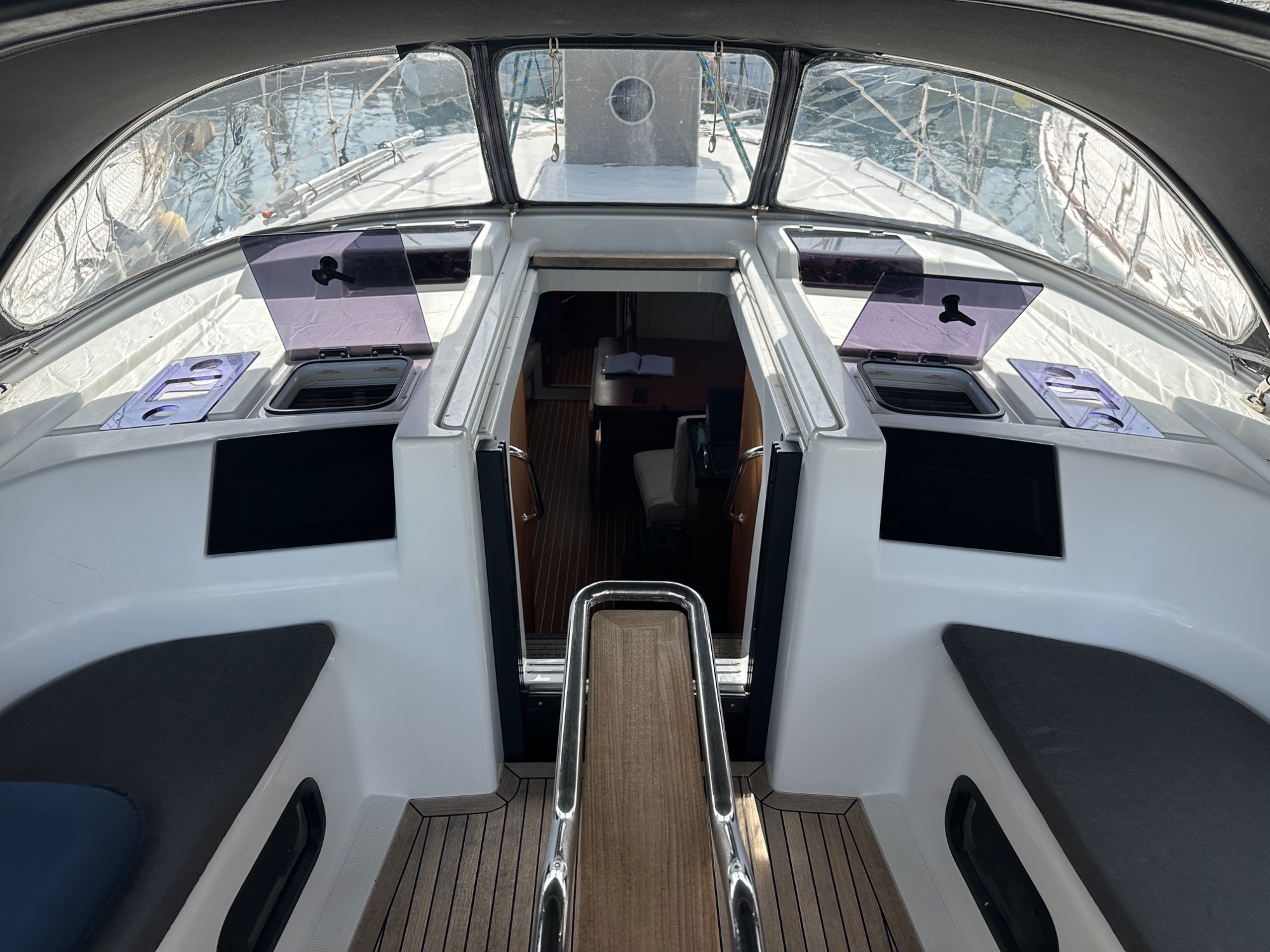 Hanse 415 2017 Hanse 415 2017 cockpit
