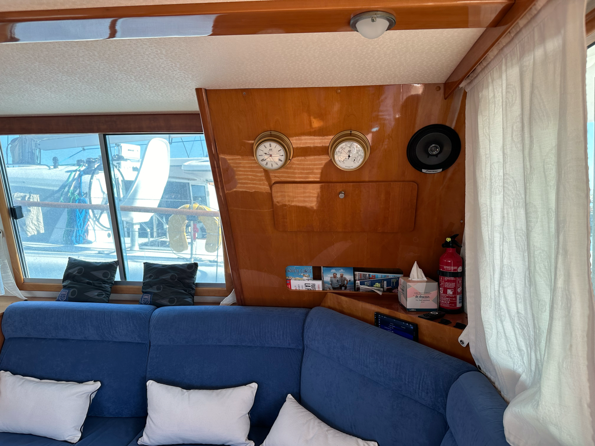 Alliaura Marine Transcat 42 2001 Alliaura Marine Transcat 42 2001