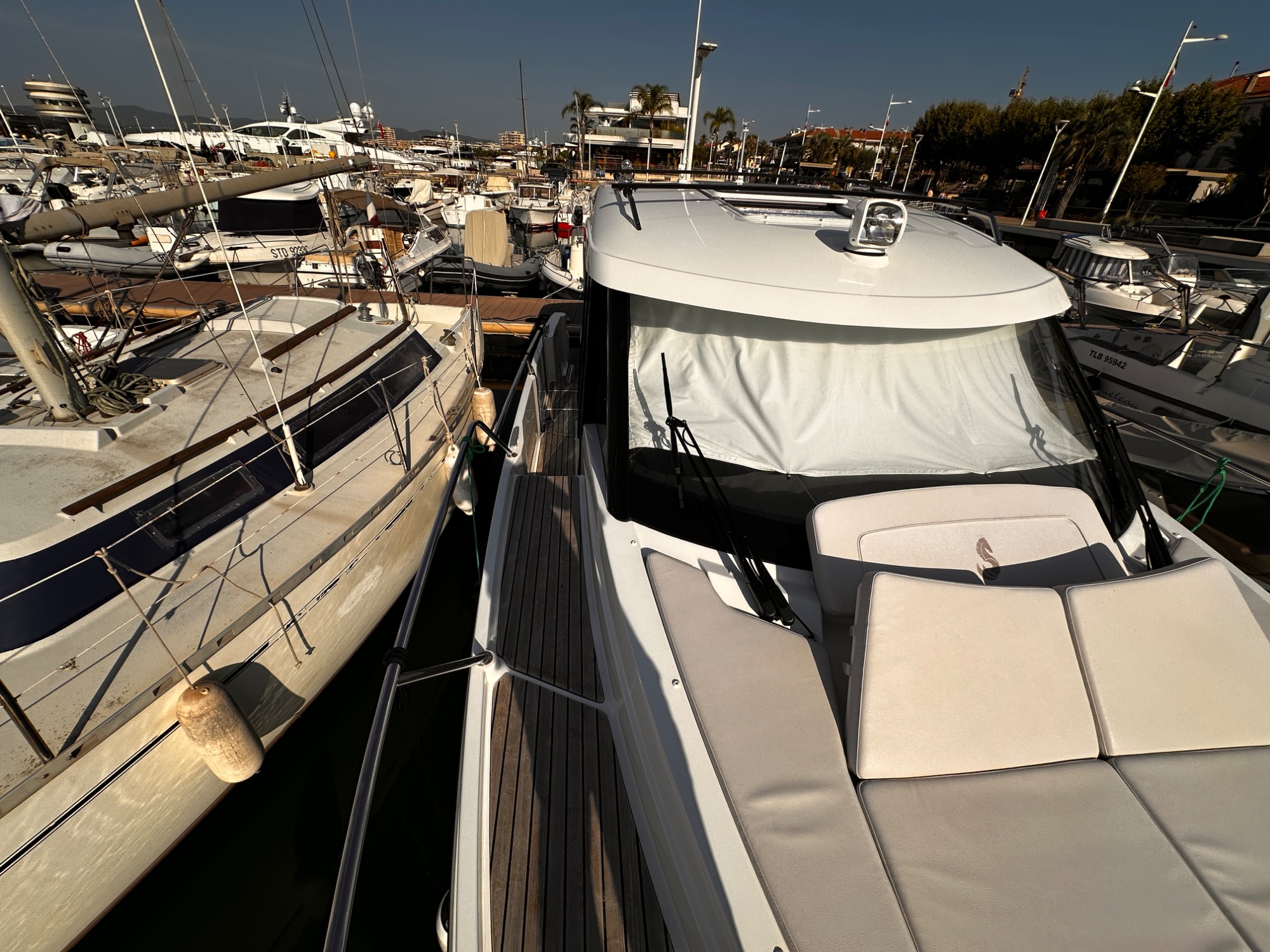 2025 Beneteau Antares 9 V2 2025 Beneteau Antares 9 V2