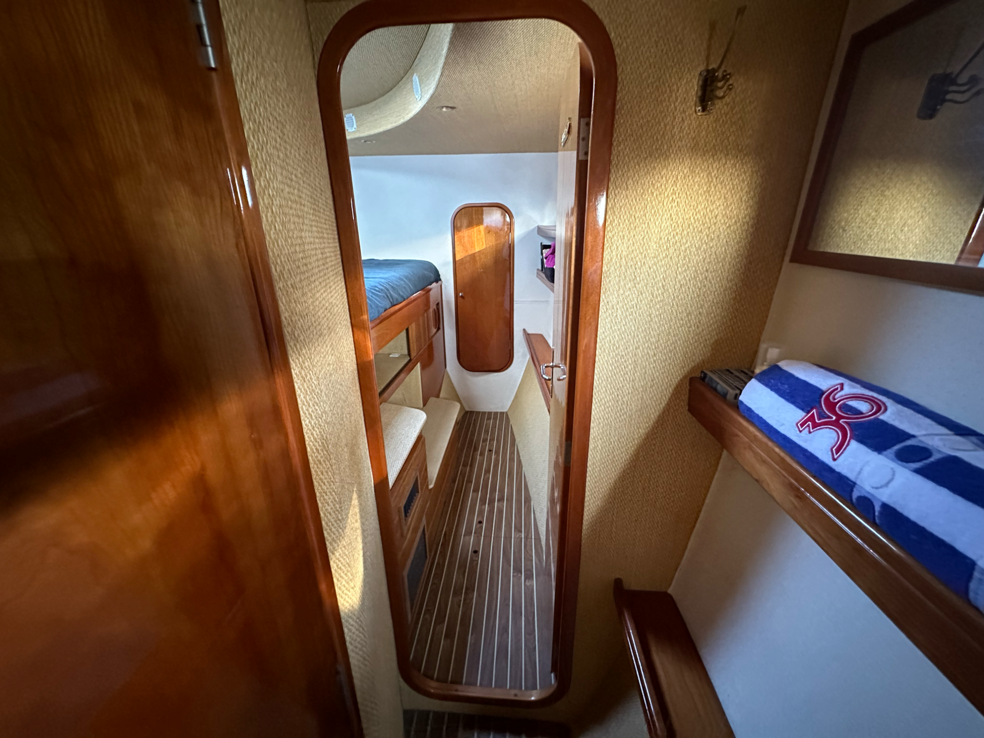 Alliaura Marine Transcat 42 2001 Alliaura Marine Transcat 42 2001