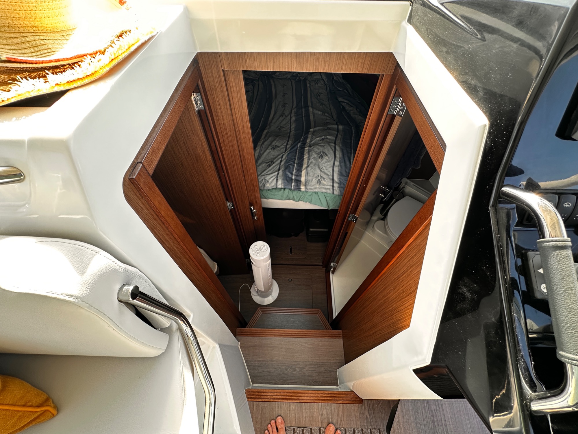 2025 Beneteau Antares 9 V2 2025 Beneteau Antares 9 V2