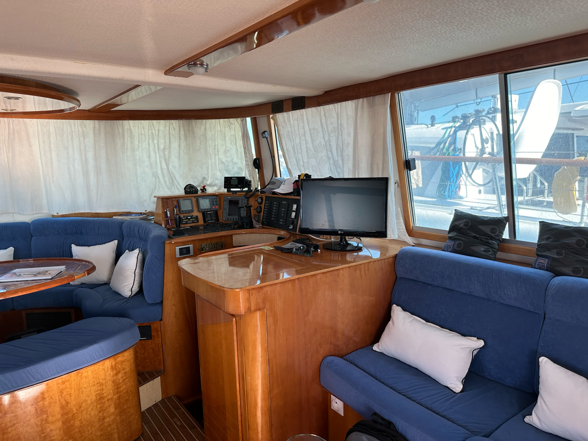 Alliaura Marine Transcat 42 2001 Alliaura Marine Transcat 42 2001