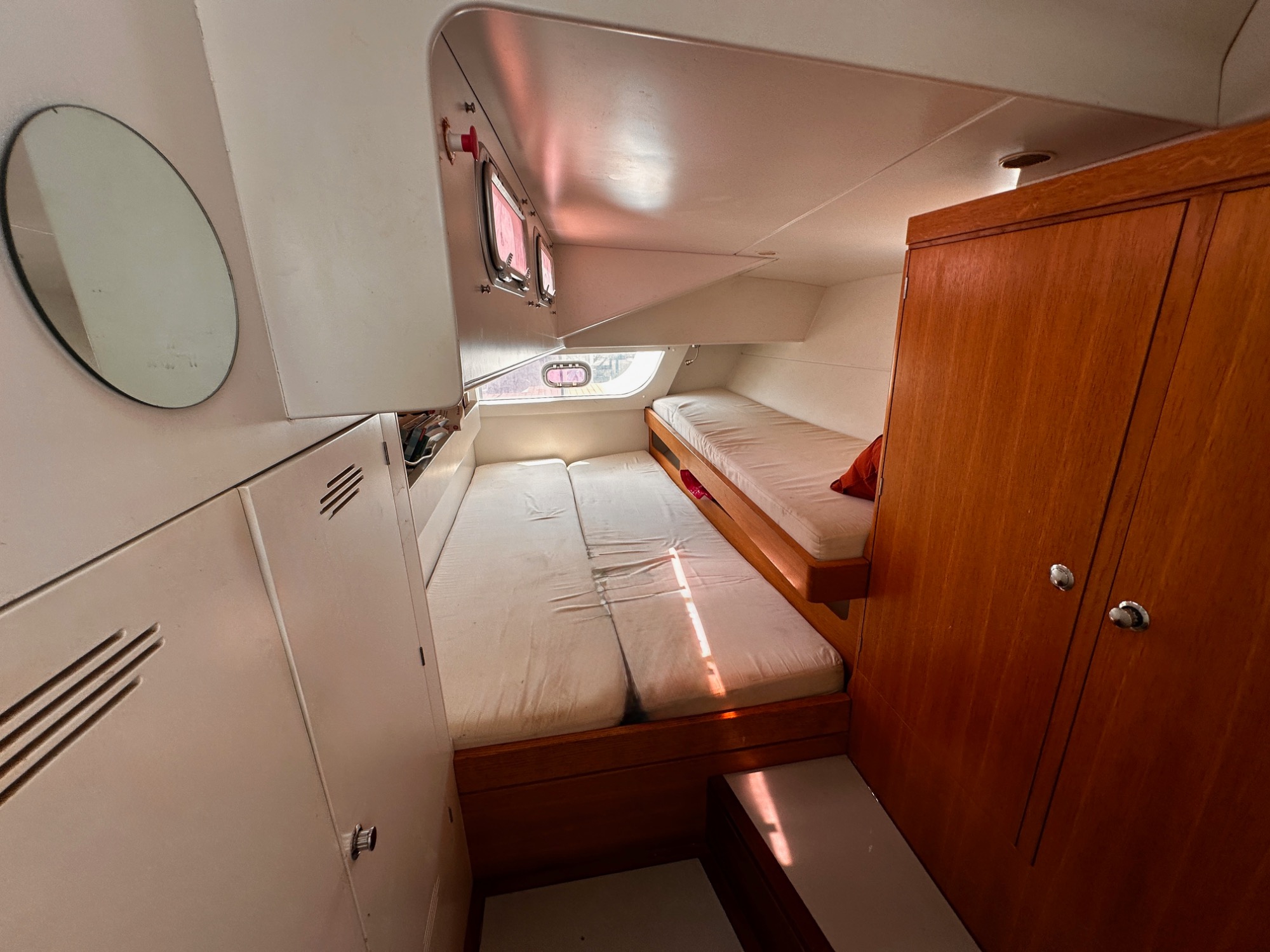 Alliage Azzuro 53 Cabine arrière bâbord/Port stern cabin Alliage Azzuro 53