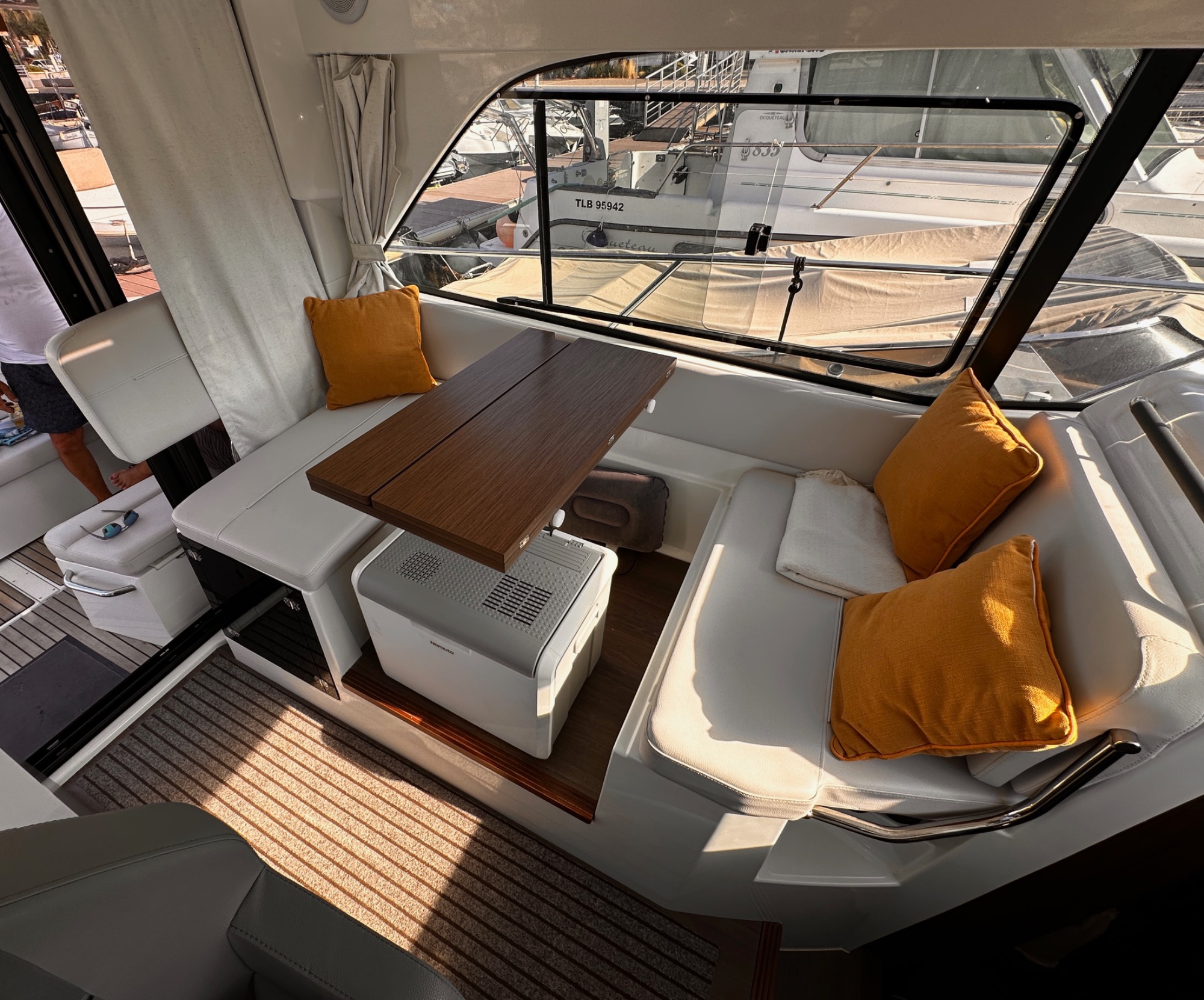 2025 Beneteau Antares 9 V2 2025 Beneteau Antares 9 V2