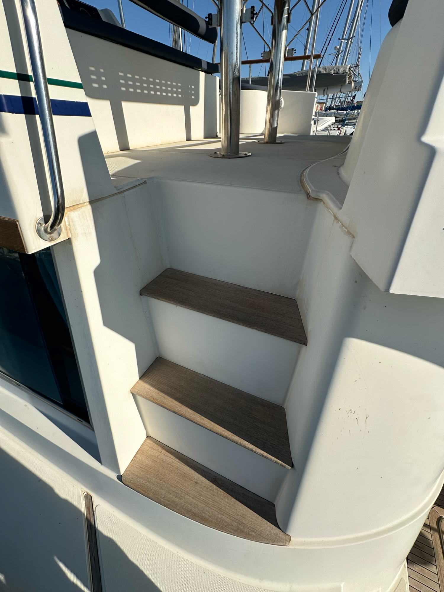 Alliaura Marine Transcat 42 2001 Alliaura Marine Transcat 42 2001