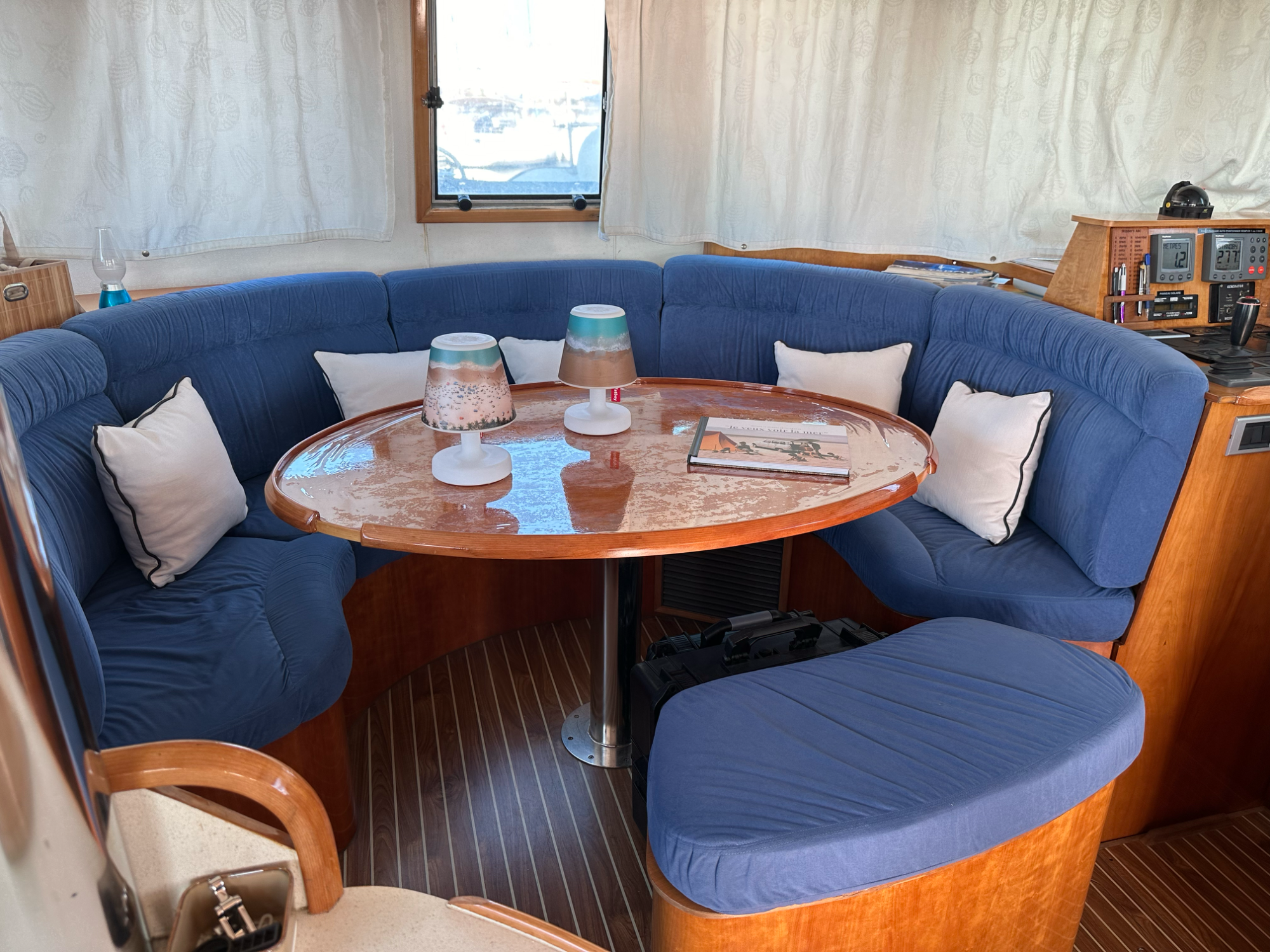 Alliaura Marine Transcat 42 2001 Alliaura Marine Transcat 42 2001