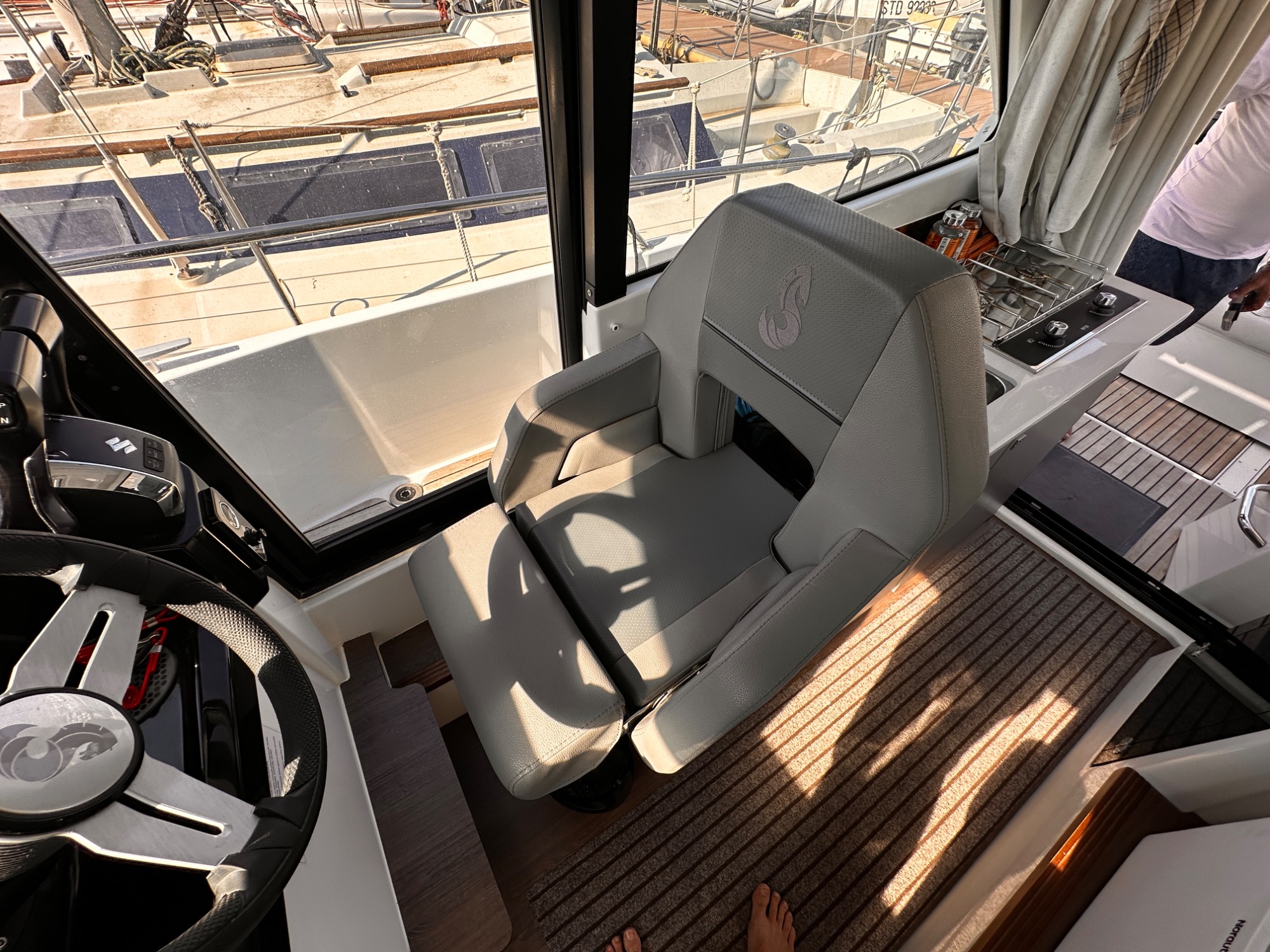 2025 Beneteau Antares 9 V2 2025 Beneteau Antares 9 V2