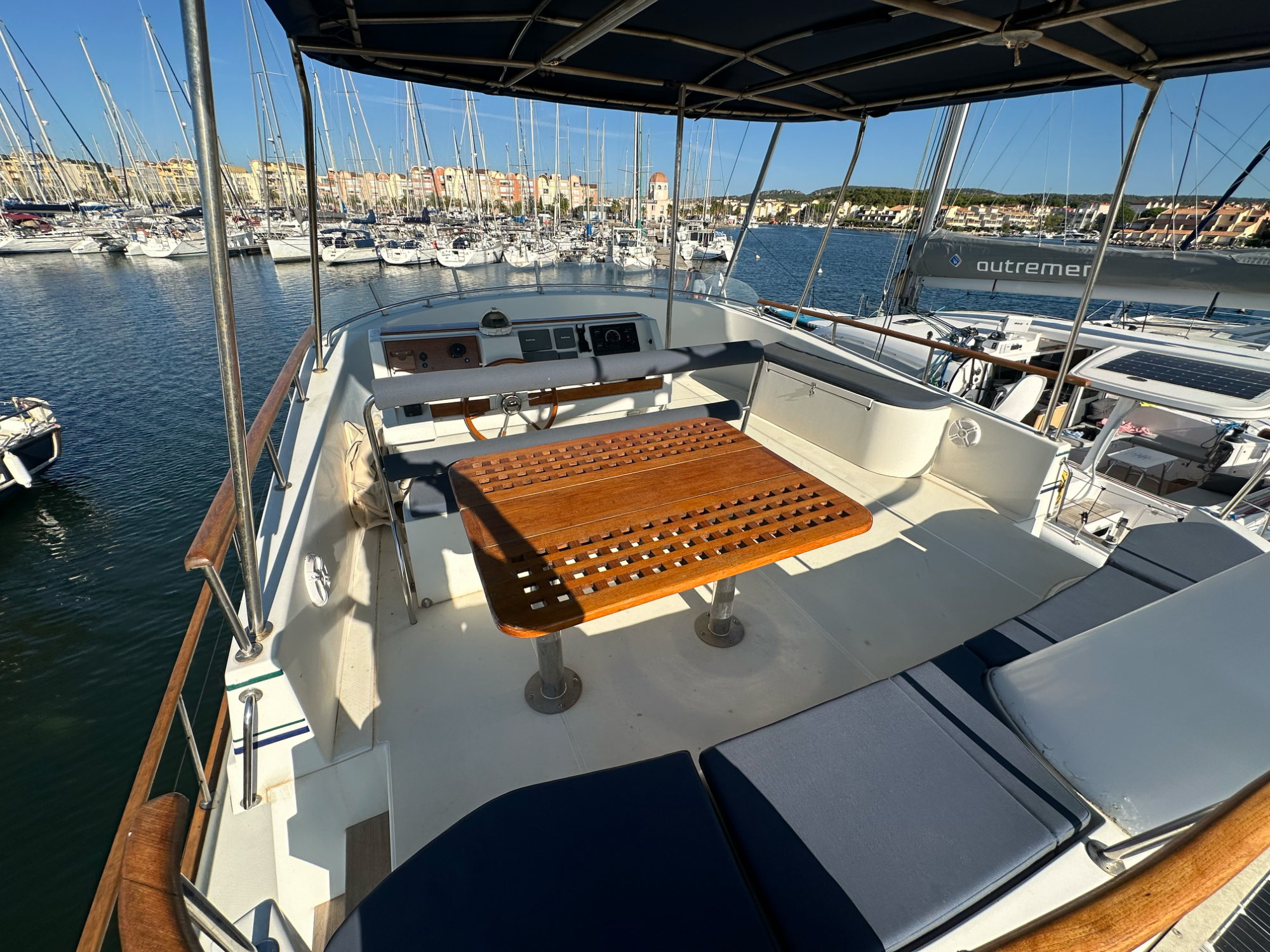 Alliaura Marine Transcat 42 2001 Alliaura Marine Transcat 42 2001