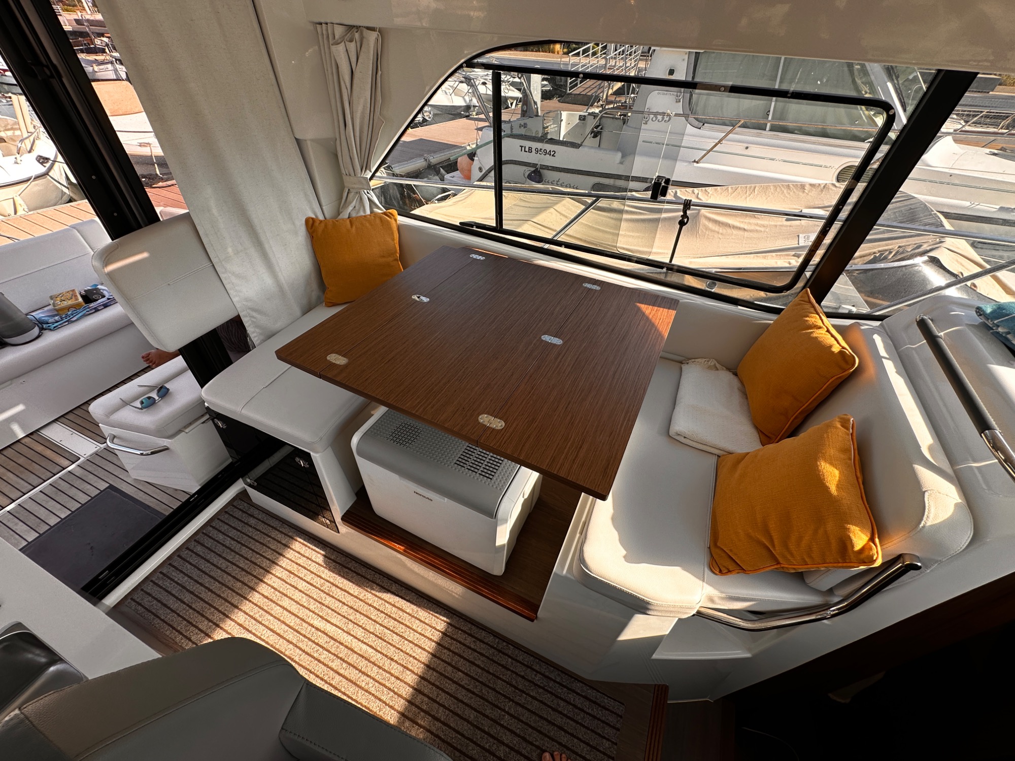 2025 Beneteau Antares 9 V2 2025 Beneteau Antares 9 V2