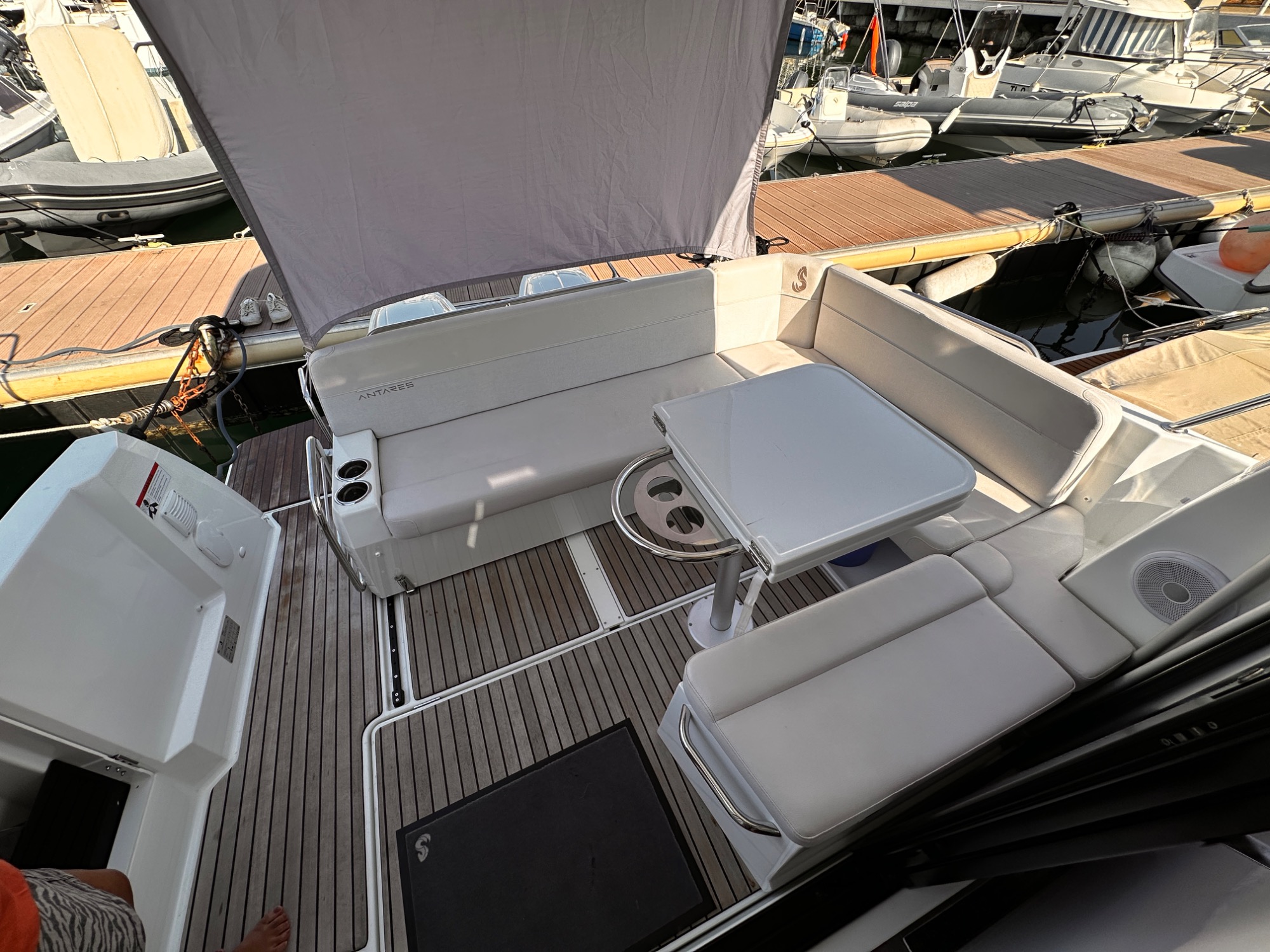 2025 Beneteau Antares 9 V2 2025 Beneteau Antares 9 V2