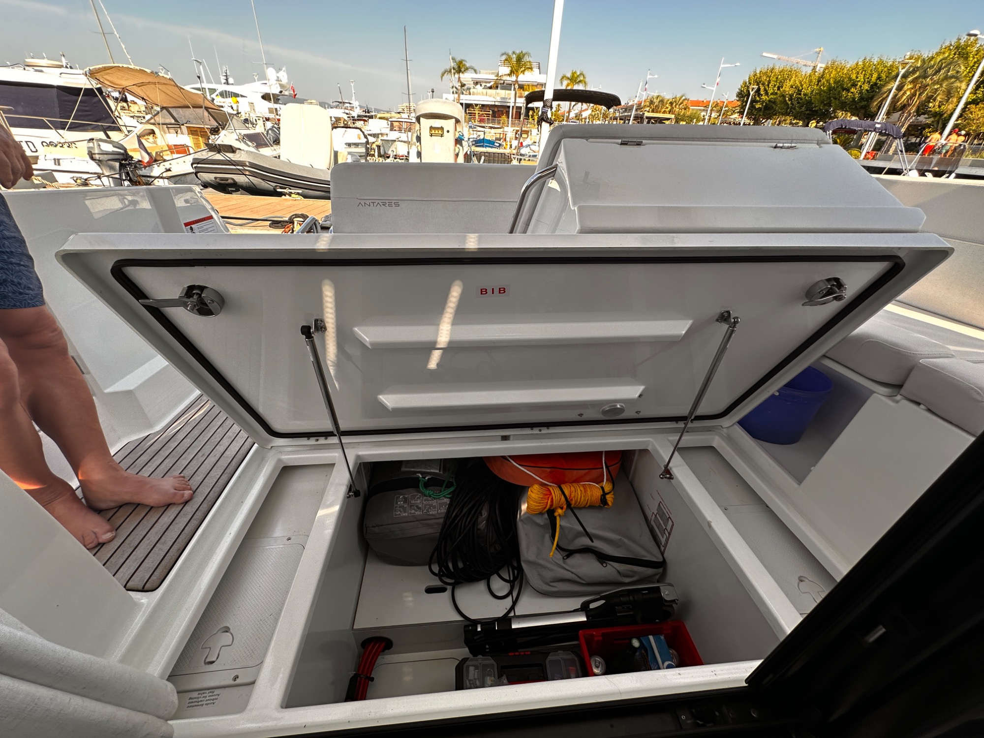 2025 Beneteau Antares 9 V2 2025 Beneteau Antares 9 V2