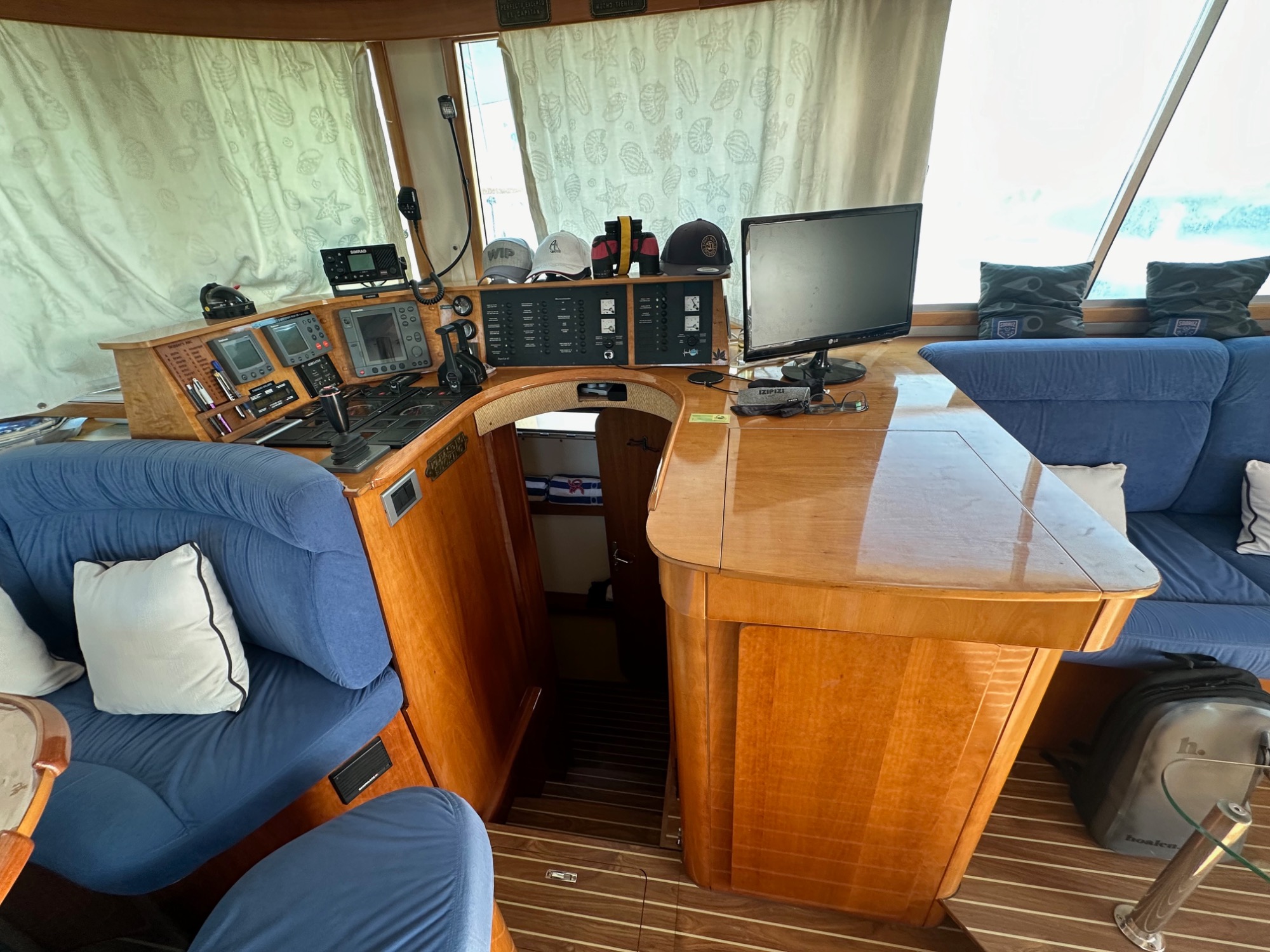 Alliaura Marine Transcat 42 2001 Alliaura Marine Transcat 42 2001