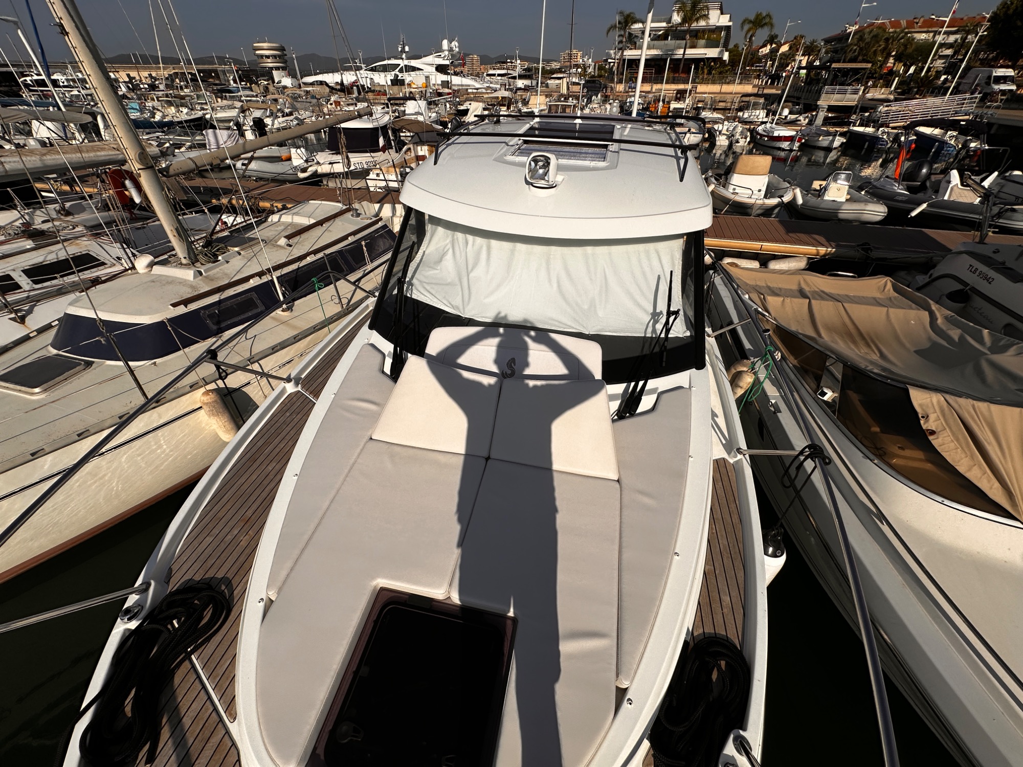 2025 Beneteau Antares 9 V2 2025 Beneteau Antares 9 V2