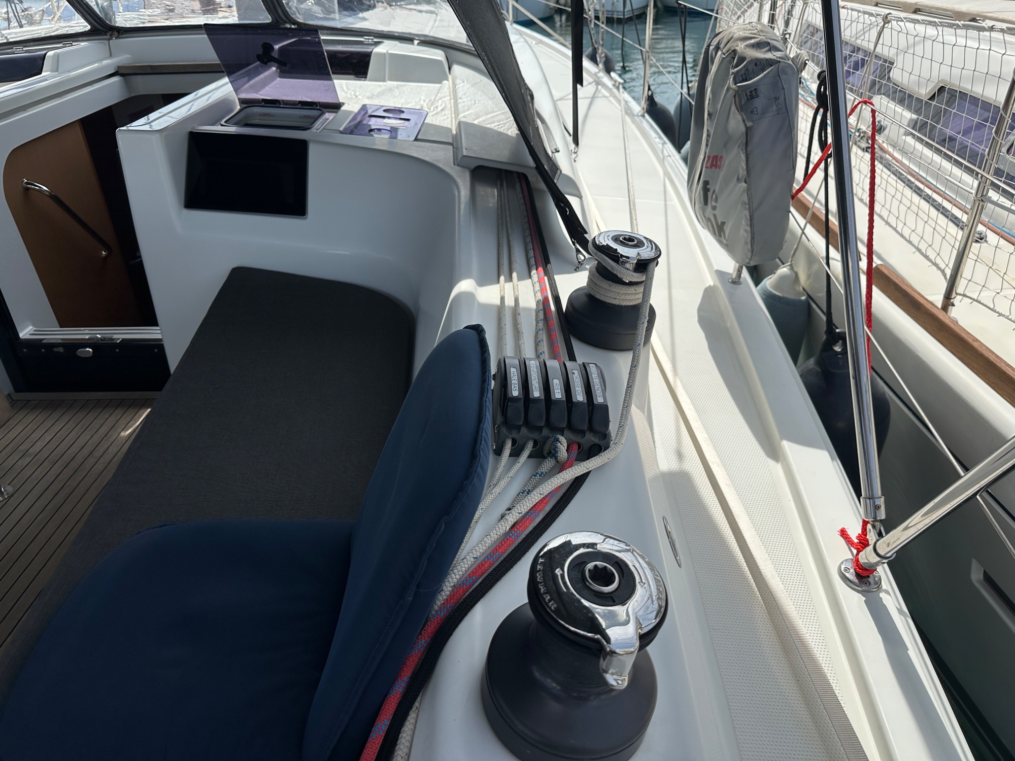 Hanse 415 2017 Hanse 415 2017 Winchs