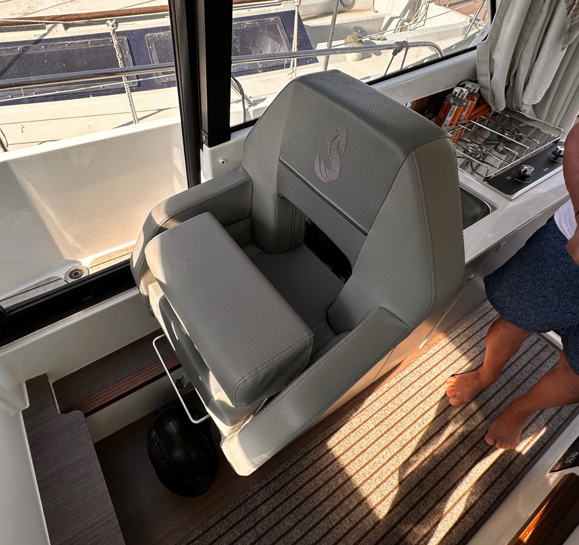 2025 Beneteau Antares 9 V2 2025 Beneteau Antares 9 V2