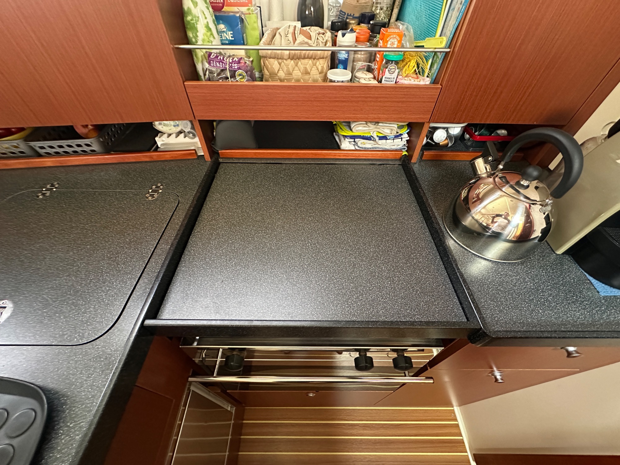 Hanse 415 2017 Hanse 415 2017 Plan de travail sur cuisinière