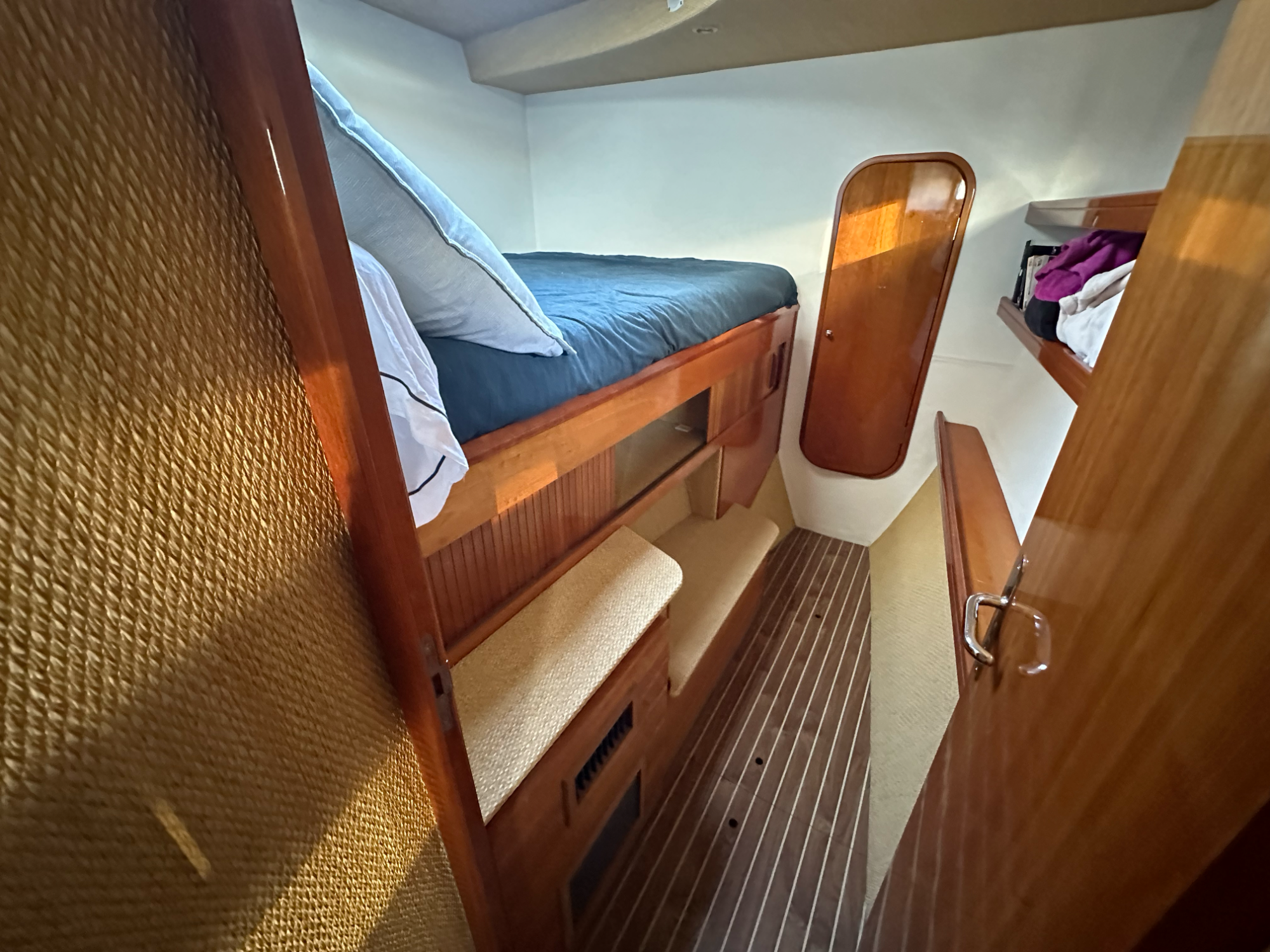 Alliaura Marine Transcat 42 2001 Alliaura Marine Transcat 42 2001