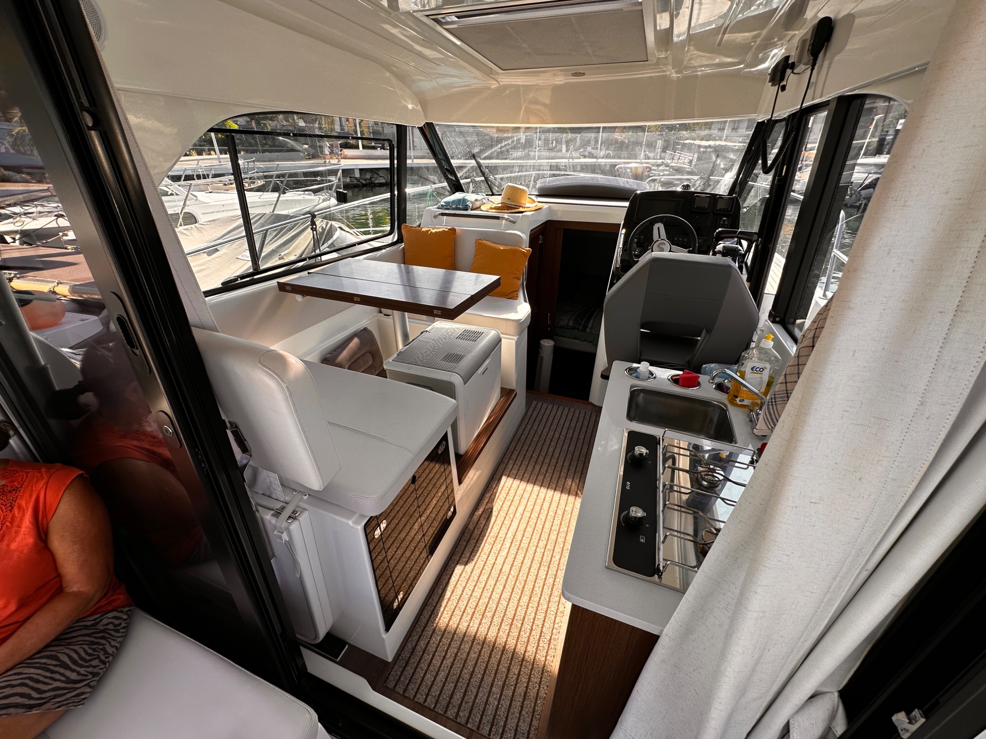 2025 Beneteau Antares 9 V2 2025 Beneteau Antares 9 V2