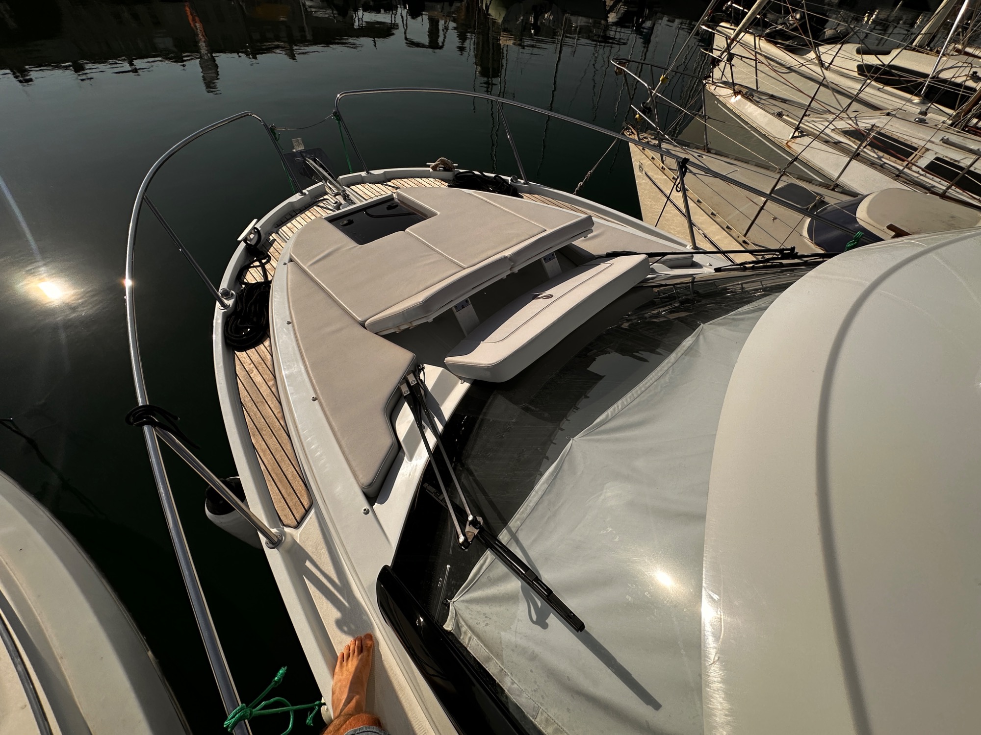 2025 Beneteau Antares 9 V2 2025 Beneteau Antares 9 V2