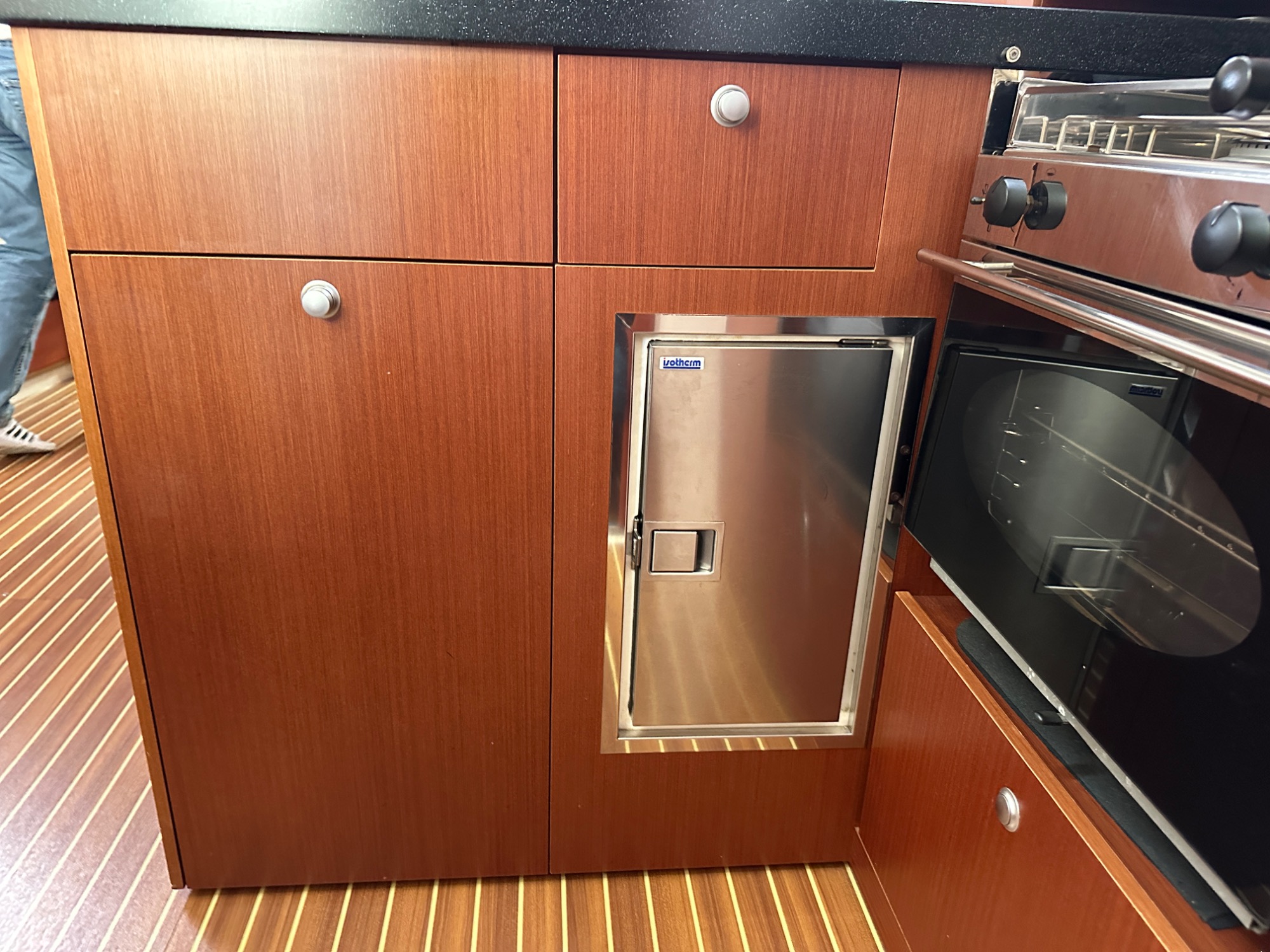 Hanse 415 2017 Hanse 415 2017 Réfrigérateur ouverture inférieure