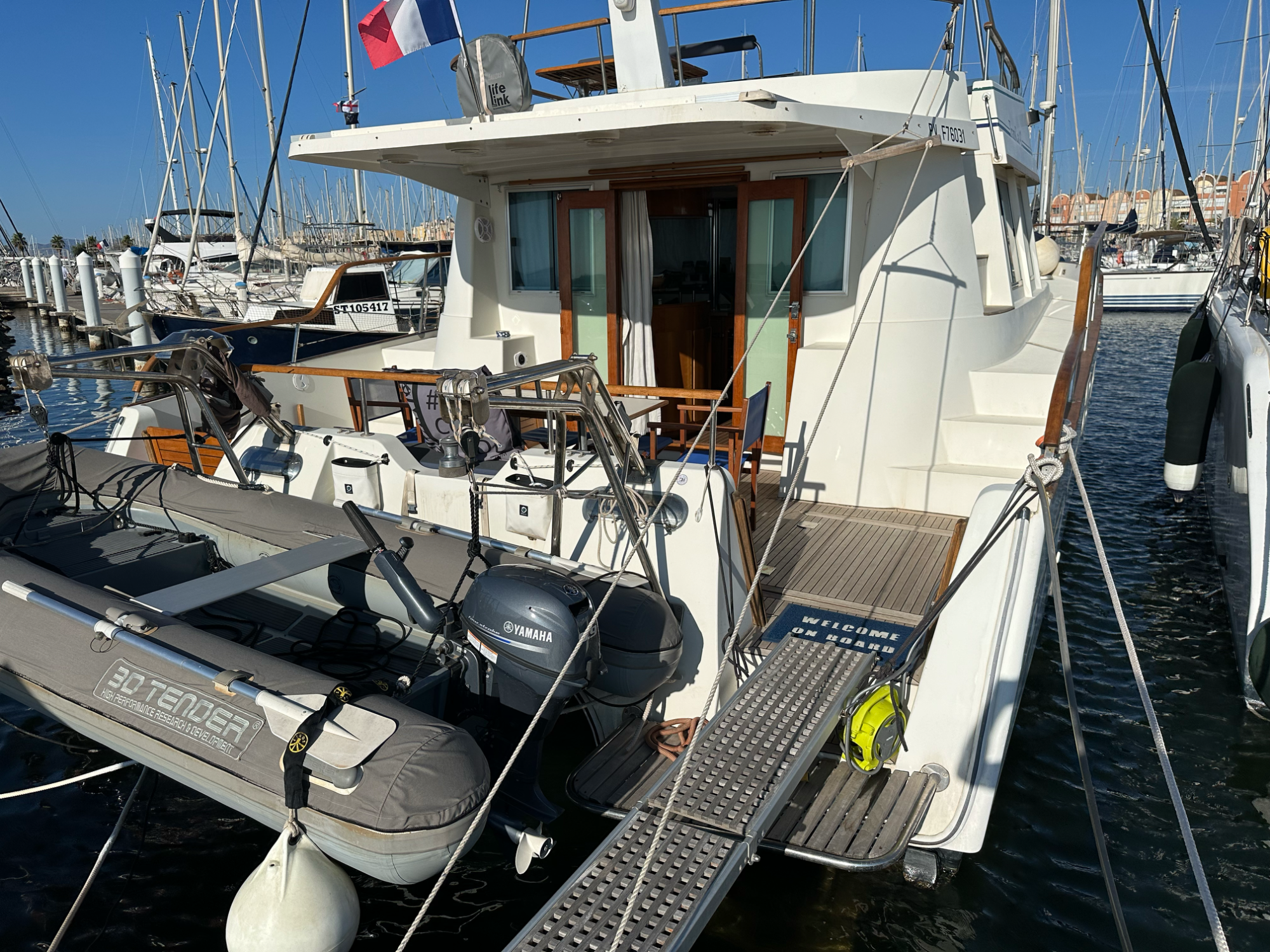 Alliaura Marine Transcat 42 2001