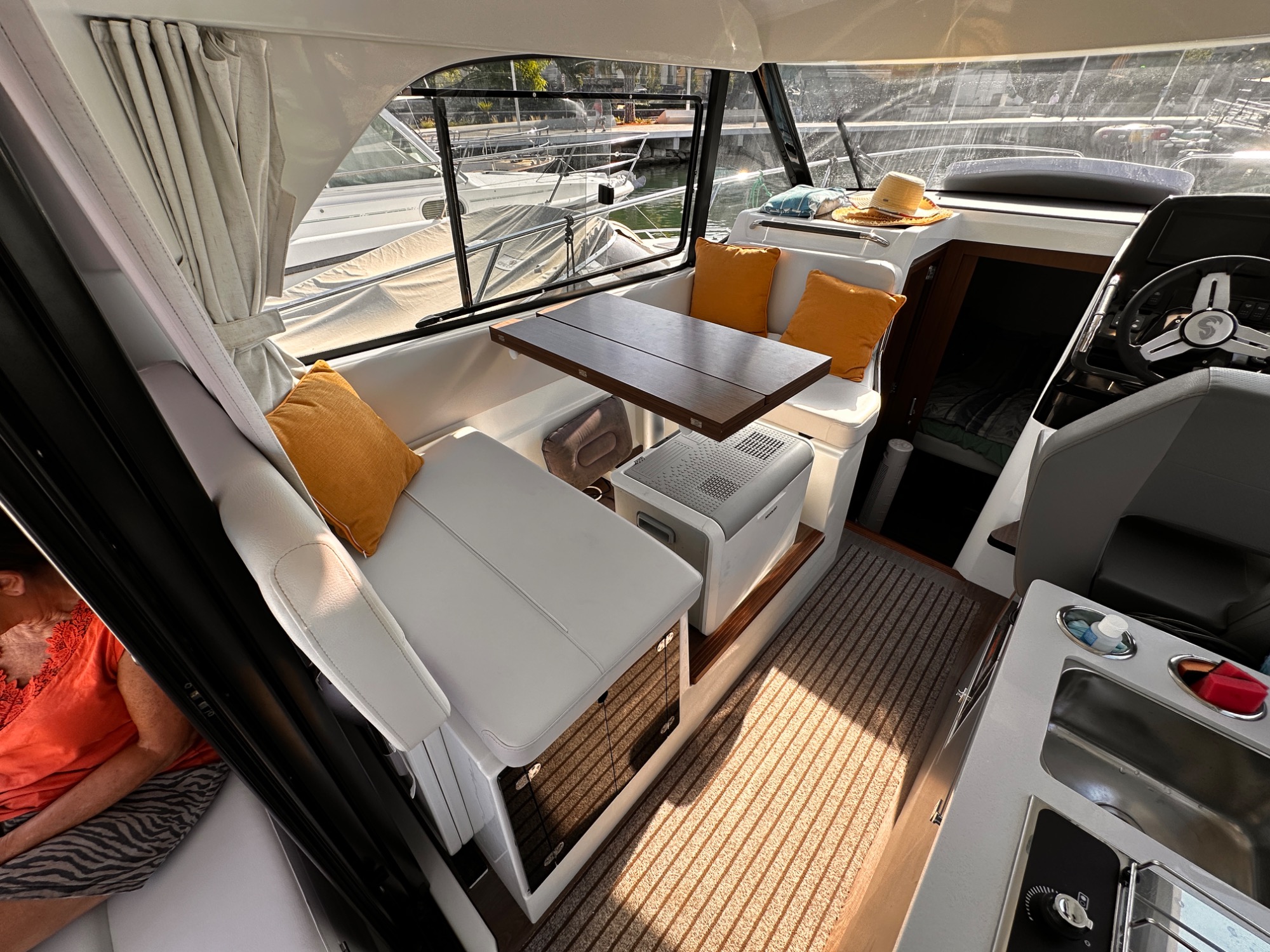 2025 Beneteau Antares 9 V2 2025 Beneteau Antares 9 V2