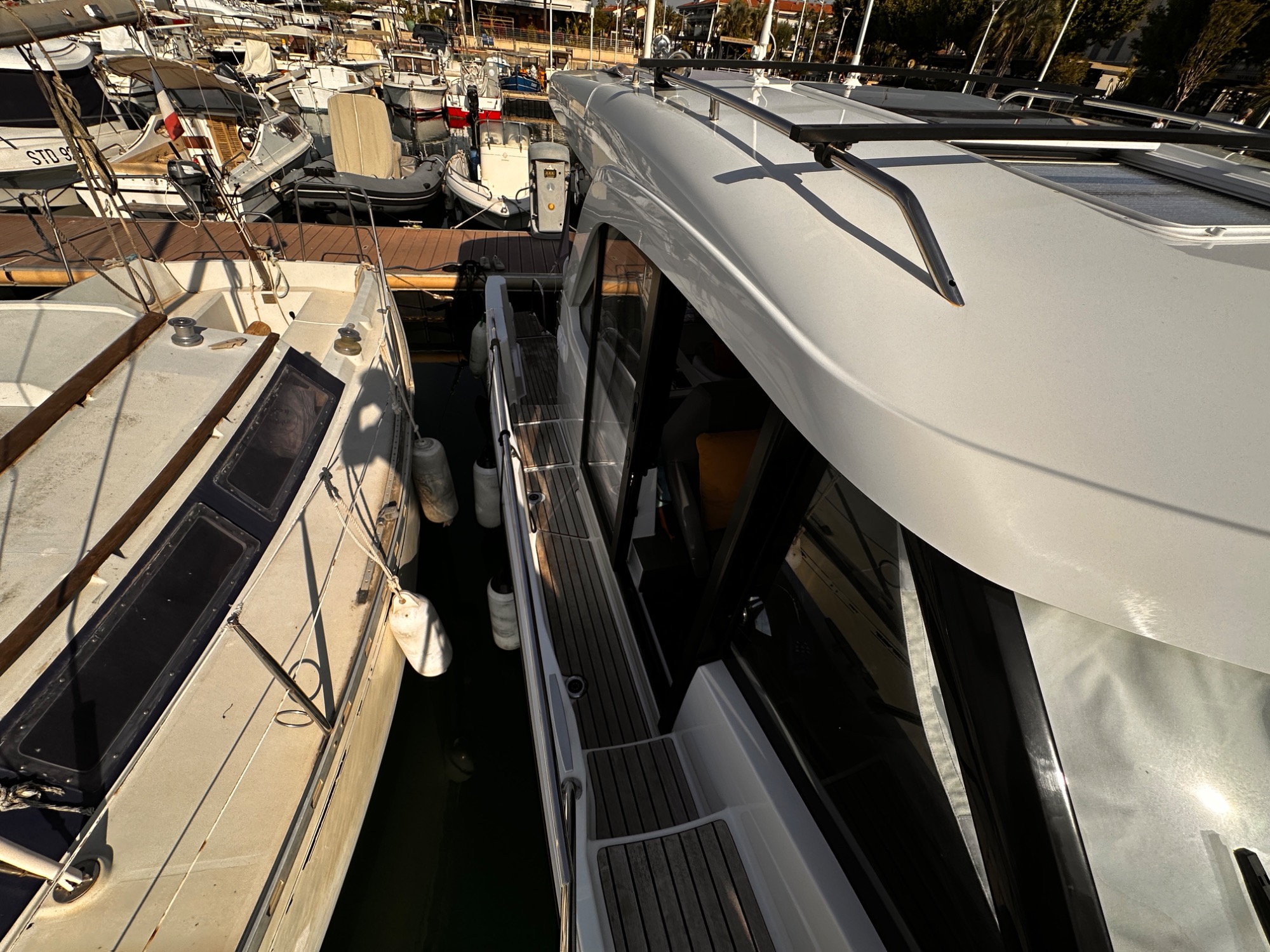 2025 Beneteau Antares 9 V2 2025 Beneteau Antares 9 V2