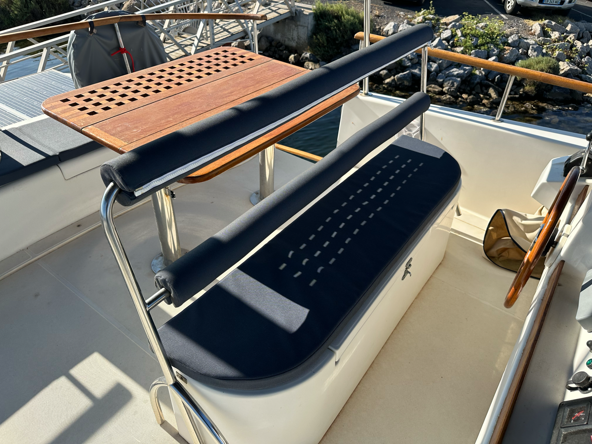 Alliaura Marine Transcat 42 2001 Alliaura Marine Transcat 42 2001