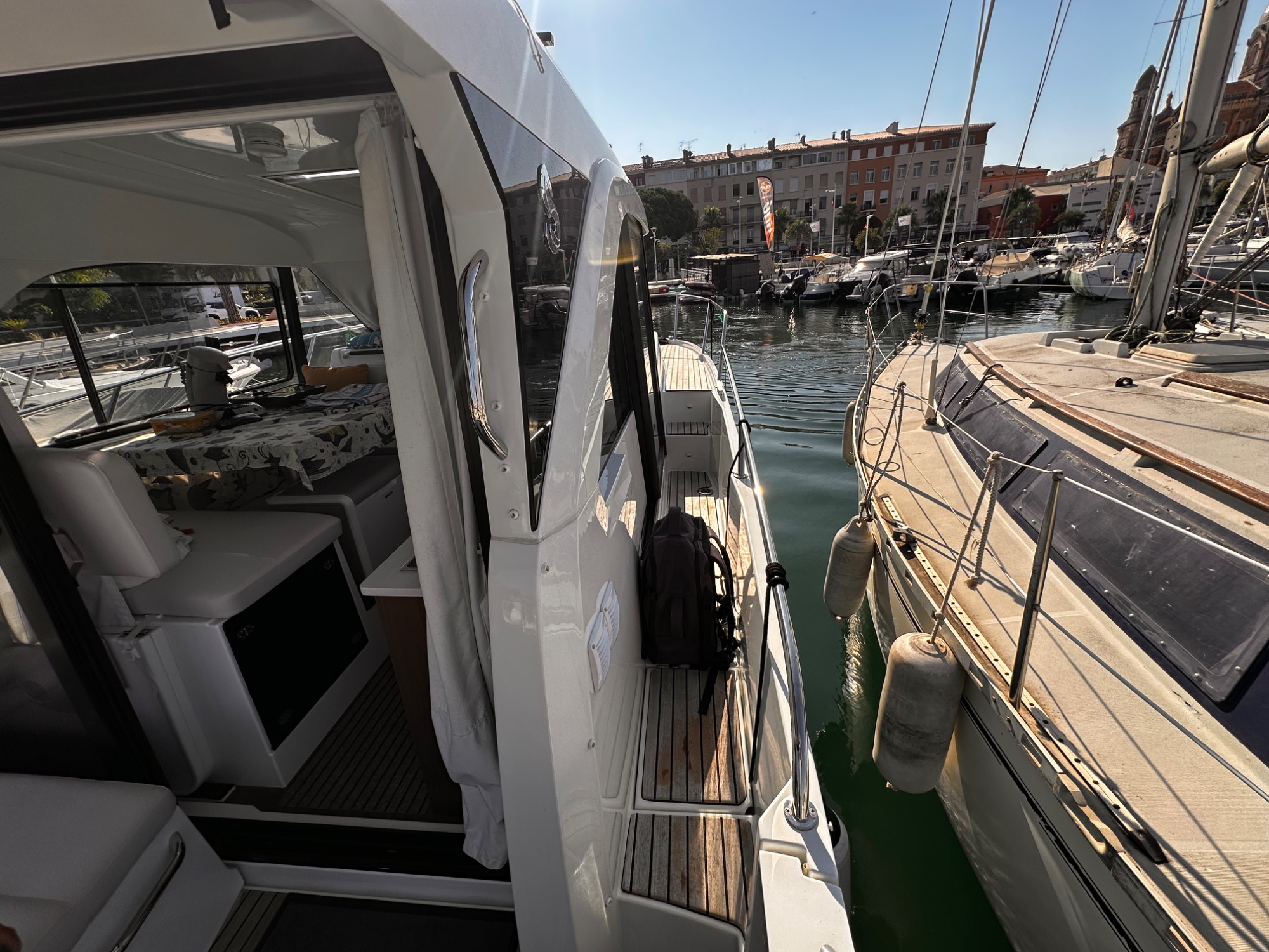 2025 Beneteau Antares 9 V2 2025 Beneteau Antares 9 V2