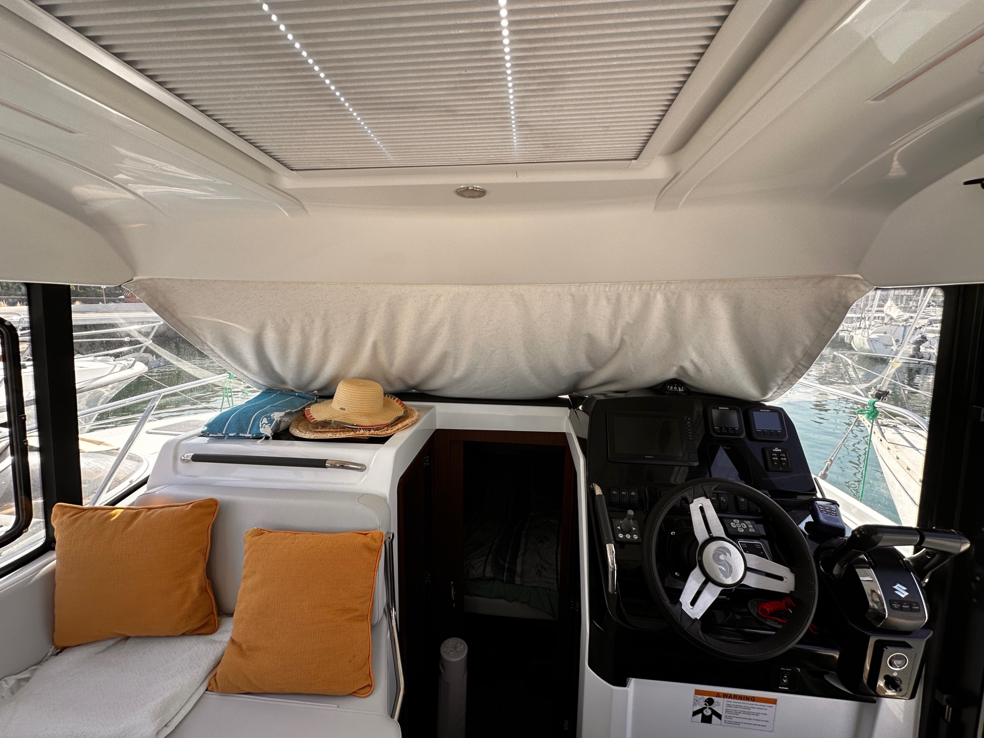2025 Beneteau Antares 9 V2 2025 Beneteau Antares 9 V2