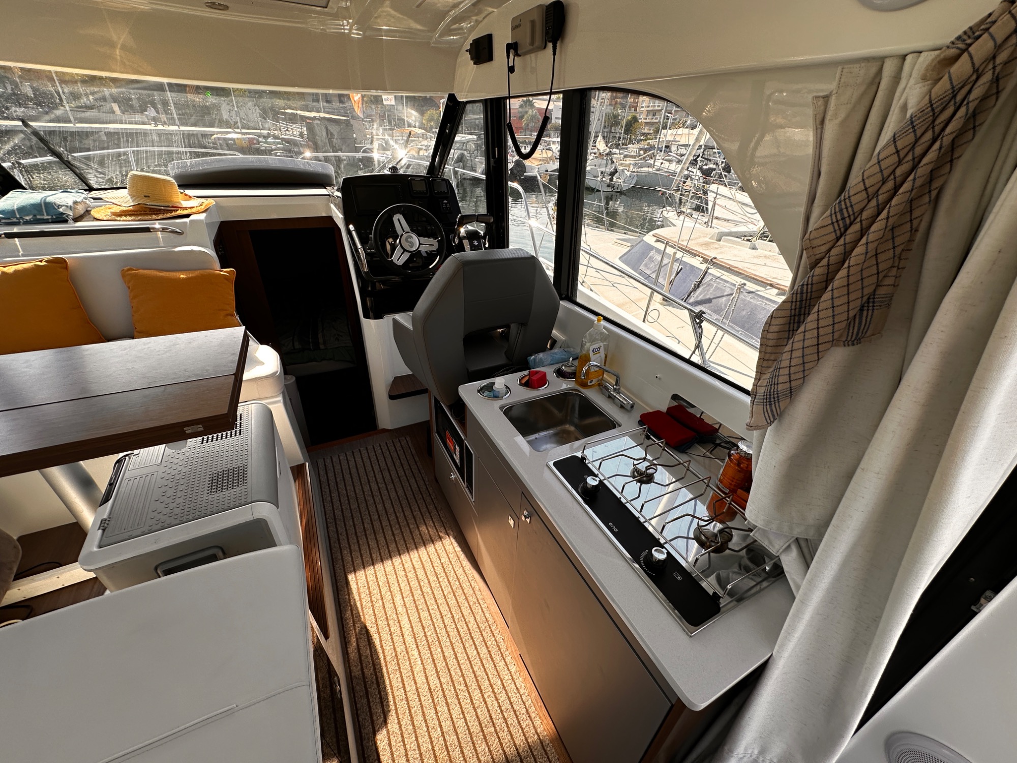 2025 Beneteau Antares 9 V2 2025 Beneteau Antares 9 V2