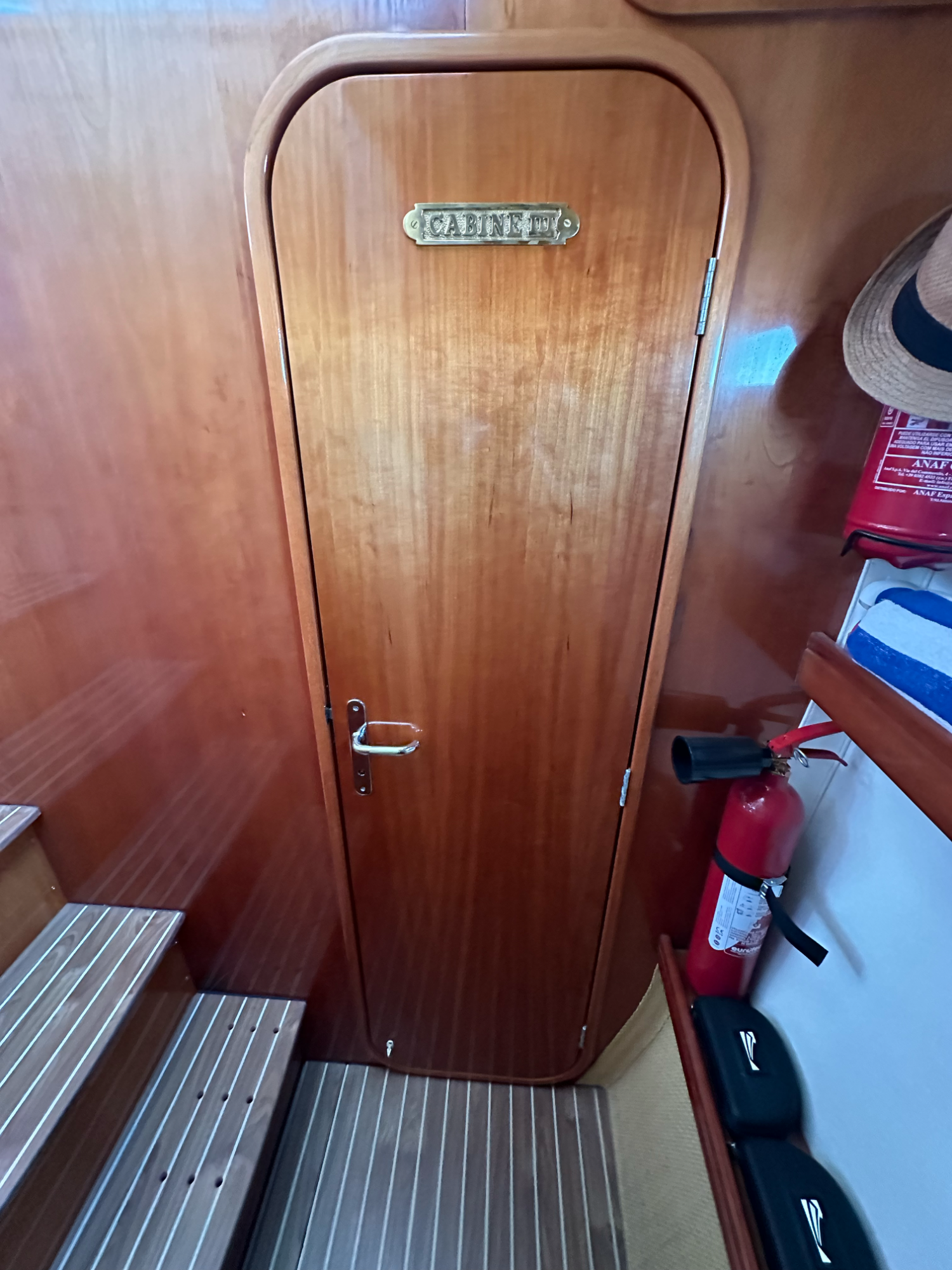 Alliaura Marine Transcat 42 2001 Alliaura Marine Transcat 42 2001